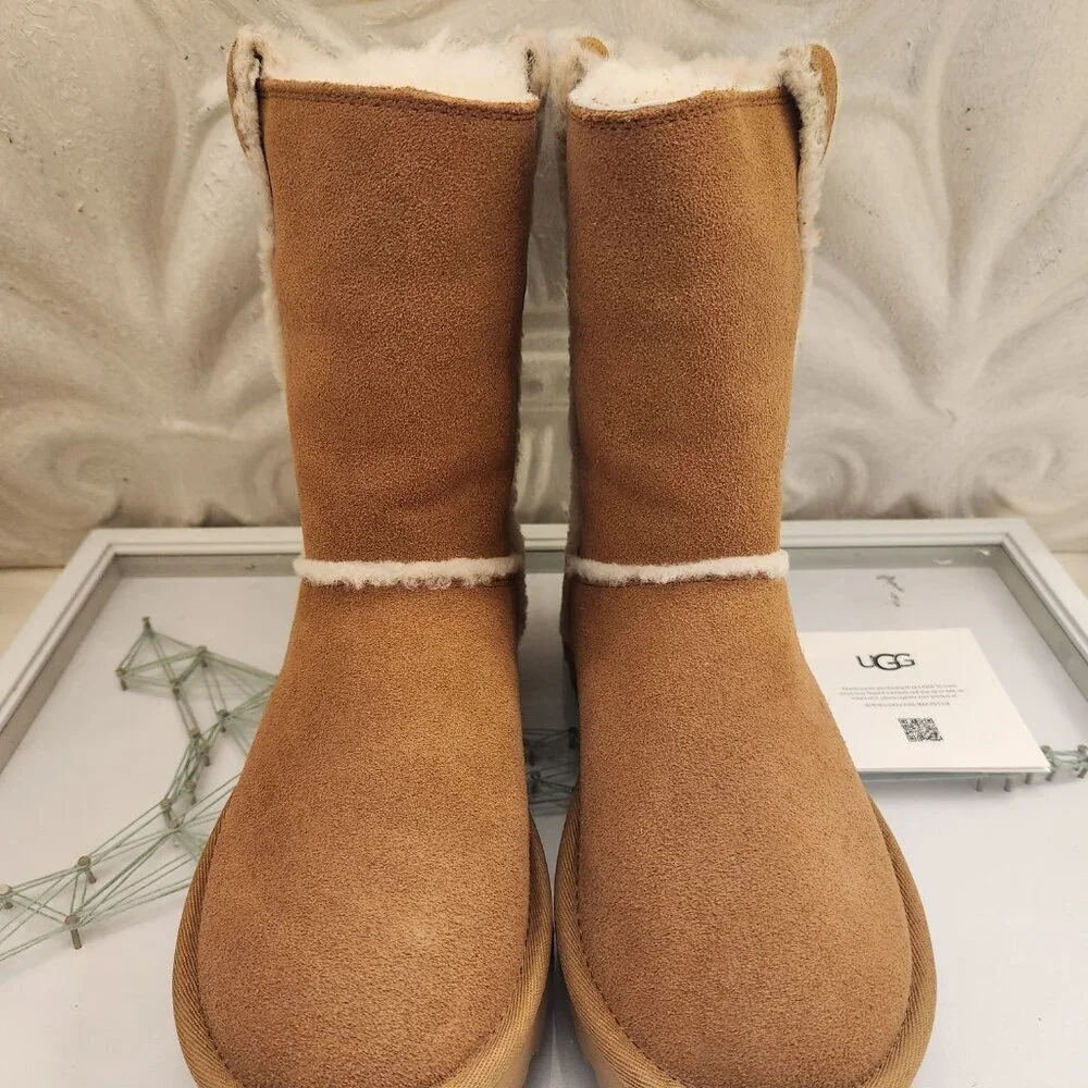 UGG 